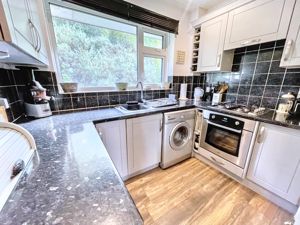 Kitchen- click for photo gallery